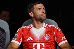 Image of: Thomas Muller Bids Emotional Farewell to Bayern Munich After 16 Years