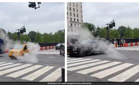 Image of: Indian Man Reacts to New York’s Smoke-Emitting Manholes, Calls It America’s Stinkiest City