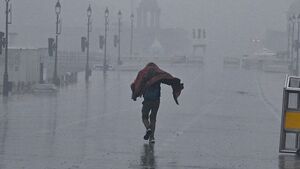 Image of: Heavy Rain Hits Delhi as IMD Issues Yellow Alert Across Several Areas