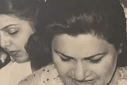 Image of: Neetu Kapoor Shares Heartwarming Throwback with Her Mother