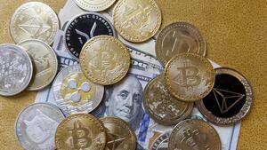 Image of: The Dollar’s Dominance and Emerging Challenges in Global Finance