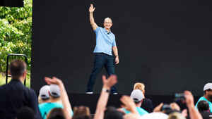 Image of: Who Will Lead Apple Next? Insights on Tim Cook’s Successor