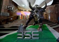 Image of: Trump’s New 25% Tariffs Drag Nifty & Sensex Down Today