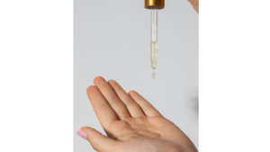 Image of: How to Apply Serum to Dry Hair: 5 Simple Steps That Really Work