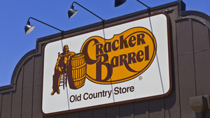 Image of: Cracker Barrel Refreshes Its Logo for the First Time in Nearly Five Decades