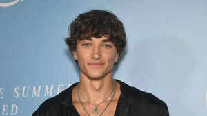 Image of: Gavin Casalegno Addresses Fan Reactions to His Role in 'The Summer I Turned Pretty'