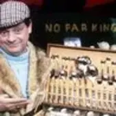 Image of: My Del Boy Lover: How Cluttered Spaces Affect Romance