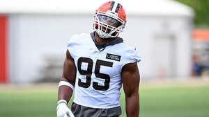 Image of: Eagles-Browns Joint Practice: Garrett Dominates, Philly Run Game Shines