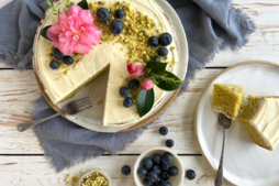 Image of: Gluten-Free Pistachio Cake with Blueberries: A Nutritious Delight