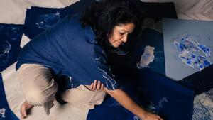 Image of: Radhika Surana Showcases Indigo Artworks at New Delhi Exhibition