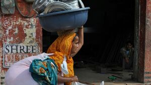 Image of: Delhi’s Thrift Market Thrives on Women Cloth Recyclers