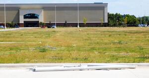Image of: A New Dawn for The Mall at Turtle Creek: Auction Sparks Hope