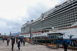 Image of: Cruise Ships Arriving in Juneau: September 17-20
