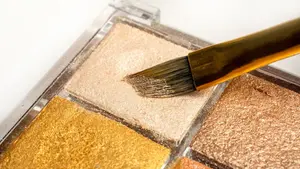 Image of: Powder vs Liquid Highlighter: Discover Your Perfect Glow