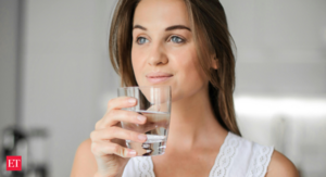 Image of: The Great Water Debate: Warm vs. Cold Water for Health
