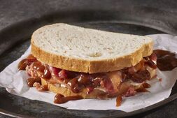 Image of: The Great Bacon Sandwich Condiment Debate: Brown Sauce vs. Tomato Ketchup