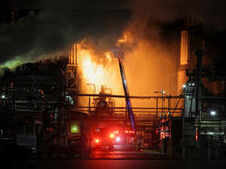 Image of: Massive Explosion Ignites Chevron El Segundo Refinery in Los Angeles