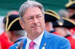 Image of: Alan Titchmarsh Offers Help to The Repair Shop's Will Kirk