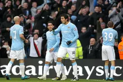 Image of: Roque Santa Cruz: The Premier League Icon Still Making Waves at 44