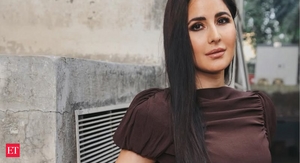 Image of: Mastering the Smokey Eye: A Festive Makeup Guide Inspired by Katrina Kaif