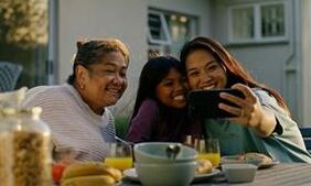 Image of: The Family Table: Exploring the Benefits of Eating Together