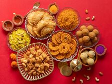 Image of: Top 7 Must-Try Snacks for a Joyous Diwali Celebration