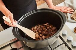 Image of: Discover the Morphy Richards Slow Cooker: A Kitchen Essential for Large Meals