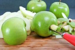 Image of: Delightful Fall Dinner: Roasted Chicken with Apples and Fennel