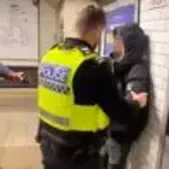 Image of: Martial Arts Expert's Quick Action Thwarts Theft on Train