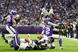 Image of: Ravens Triumph Over Vikings in Defensive Battle