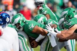 Image of: Packers Gear Up to Counter Eagles' Tush Push Tactics