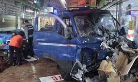 Image of: Tragic Incident in Seoul: Truck Crashes into Market Crowd