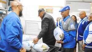 Image of: The Arrival of Turkeys: A Seasonal Highlight