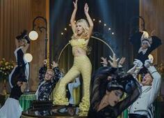 Image of: Feminist Fashion and Humor in 'Palm Royale': A Unique Storytelling Approach
