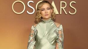 Image of: Kate Hudson Dazzles in Stunning Cut-Out Backless Gown
