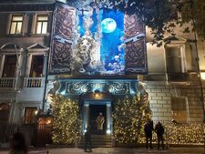 Image of: The Most Iconic Christmas Window Displays in London