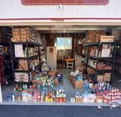 Image of: Community Rallying Effort Provides Thanksgiving Dinners and Fills Food Banks
