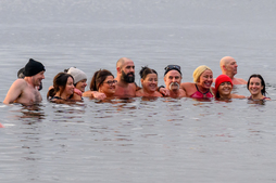 Image of: Brave Swimmers Honor Legacy of Beloved Mother with Charity Challenge