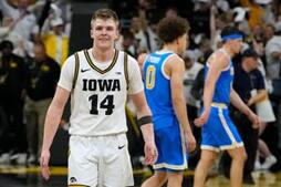 Image of: Iowa Hawkeyes Prepare for Crucial Matchup Against Minnesota Golden Gophers